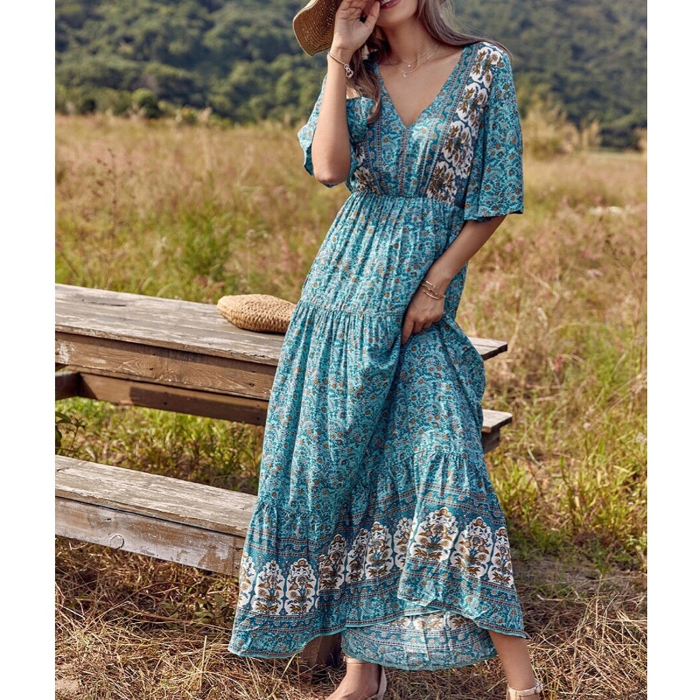🦋 BLUE FLORAL BOHO MAXI DRESS! - Picture 2 of 15